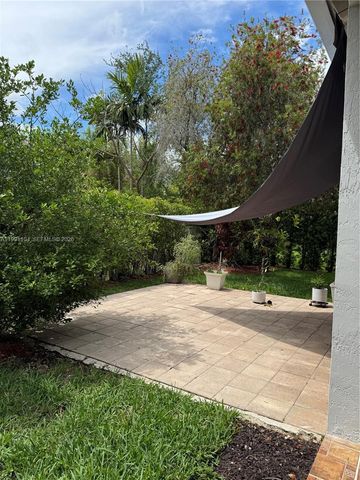1137 Croton Ct, Weston, FL 33327