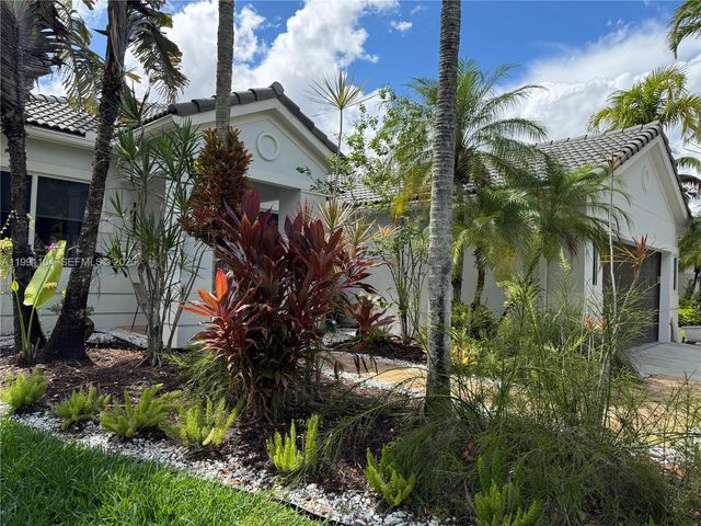 1137 Croton Ct, Weston, FL 33327