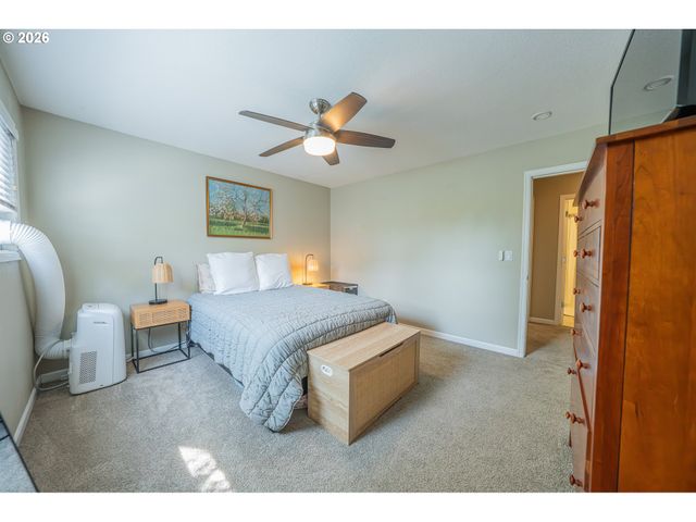 2136 Se HAWTHORNE Blvd 10, Portland, OR 97214