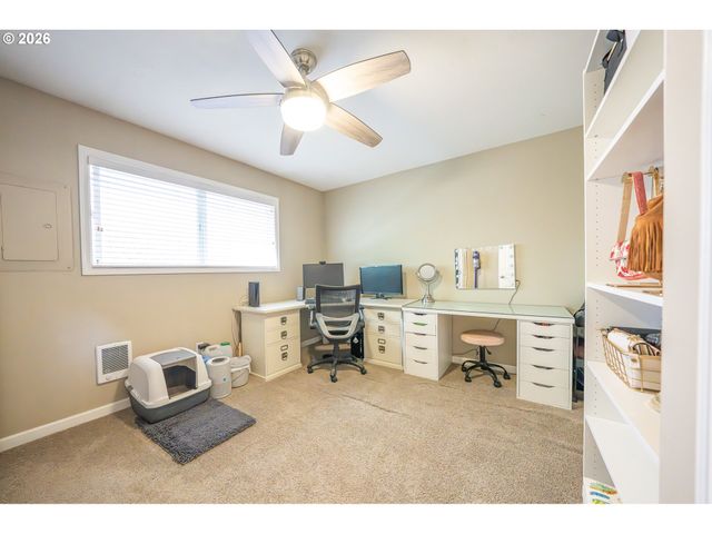 2136 Se HAWTHORNE Blvd 10, Portland, OR 97214