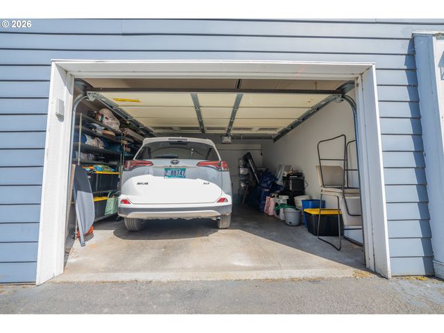 2136 Se HAWTHORNE Blvd 10, Portland, OR 97214
