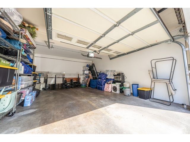 2136 Se HAWTHORNE Blvd 10, Portland, OR 97214