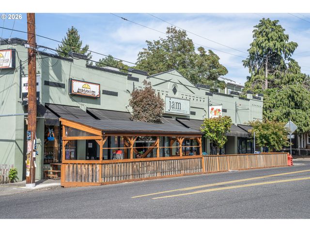 2136 Se HAWTHORNE Blvd 10, Portland, OR 97214