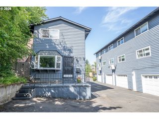 2136 Se HAWTHORNE Blvd 10, Portland, OR 97214