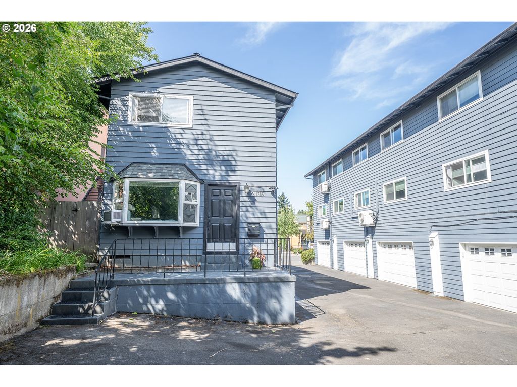 2136 Se HAWTHORNE Blvd 10, Portland, OR 97214