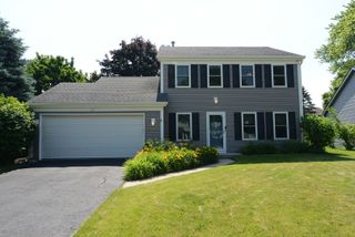 31 S Windsor Place, Mundelein, IL 60060