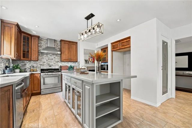 5777 Valerie, Woodland Hills, CA 91367