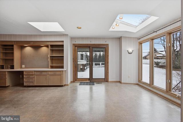 2739 STONY CREEK RD, Broomall, PA 19008