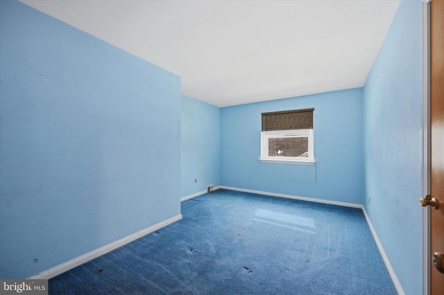 2739 STONY CREEK RD, Broomall, PA 19008