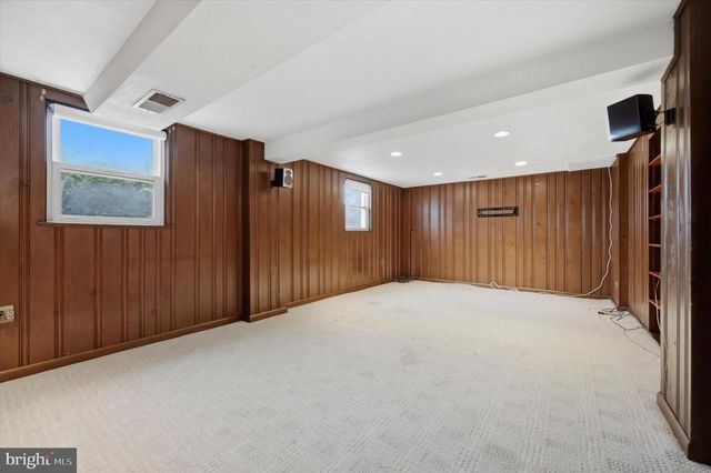 2739 STONY CREEK RD, Broomall, PA 19008