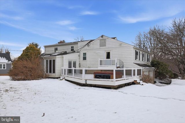 2739 STONY CREEK RD, Broomall, PA 19008