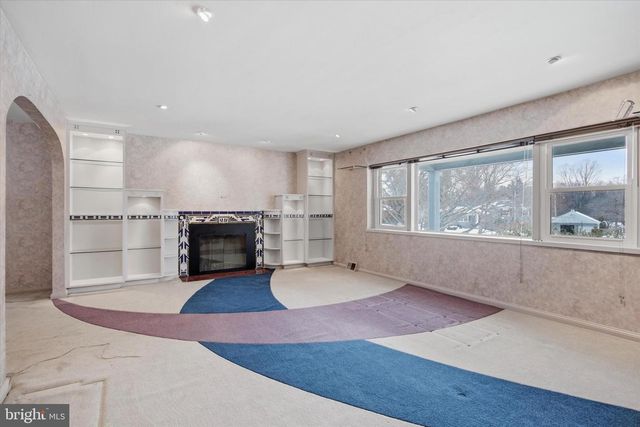 2739 STONY CREEK RD, Broomall, PA 19008