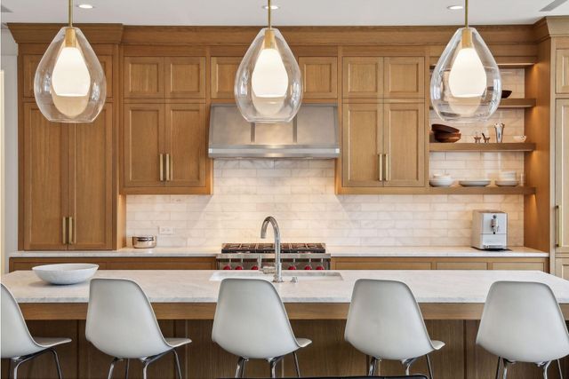 1111 W River Parkway 12E, Minneapolis, MN 55415