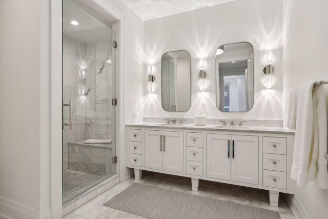 1111 W River Parkway 12E, Minneapolis, MN 55415