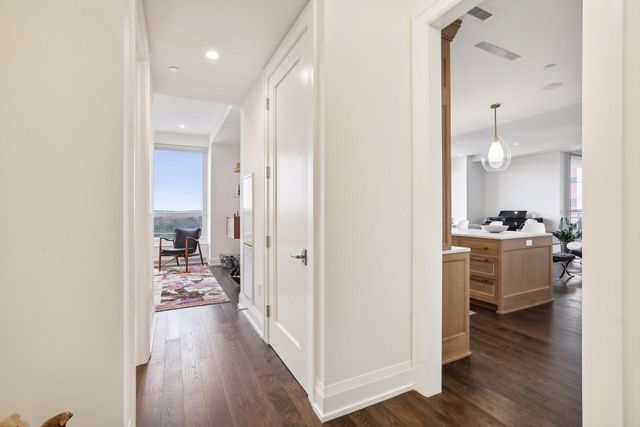 1111 W River Parkway 12E, Minneapolis, MN 55415