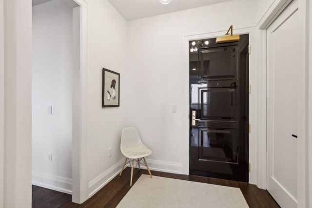 1111 W River Parkway 12E, Minneapolis, MN 55415