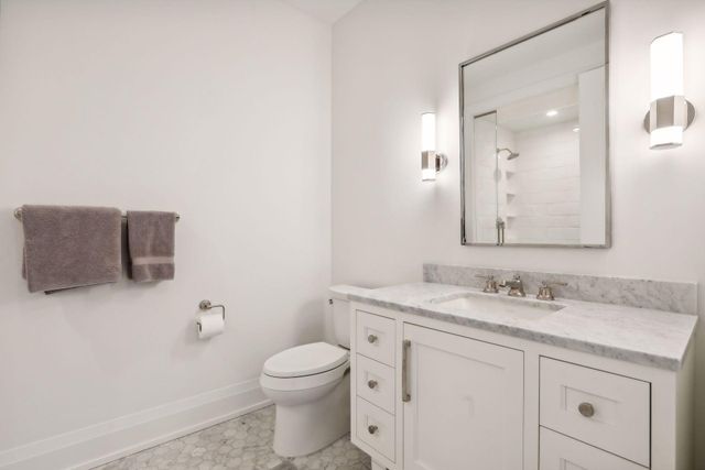 1111 W River Parkway 12E, Minneapolis, MN 55415