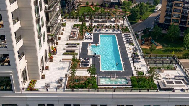 1111 W River Parkway 12E, Minneapolis, MN 55415