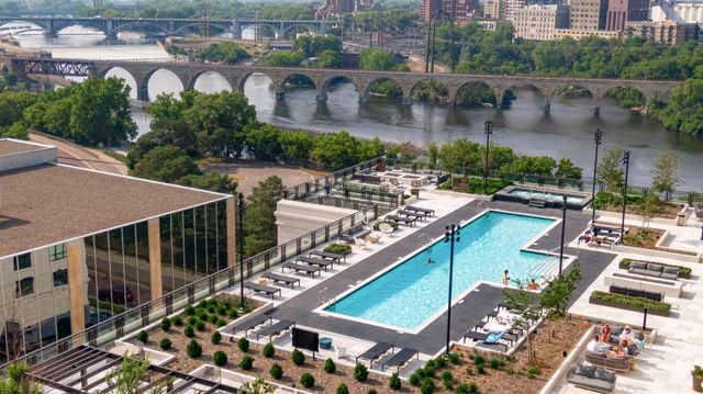 1111 W River Parkway 12E, Minneapolis, MN 55415