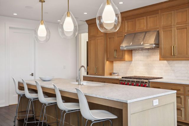 1111 W River Parkway 12E, Minneapolis, MN 55415