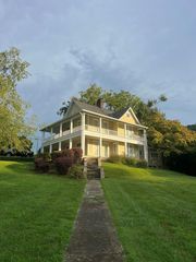 190 Mckinney Street, Blue Ridge, GA 30513