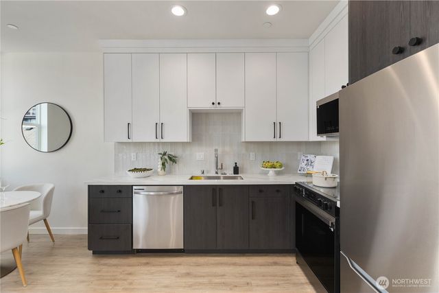 2328 B Franklin Avenue E, Seattle, WA 98102