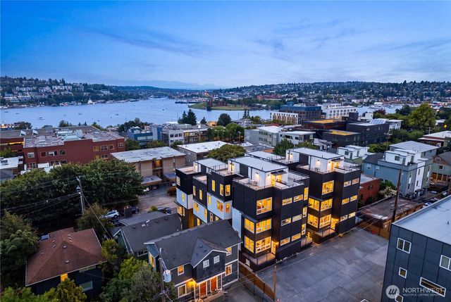2328 B Franklin Avenue E, Seattle, WA 98102