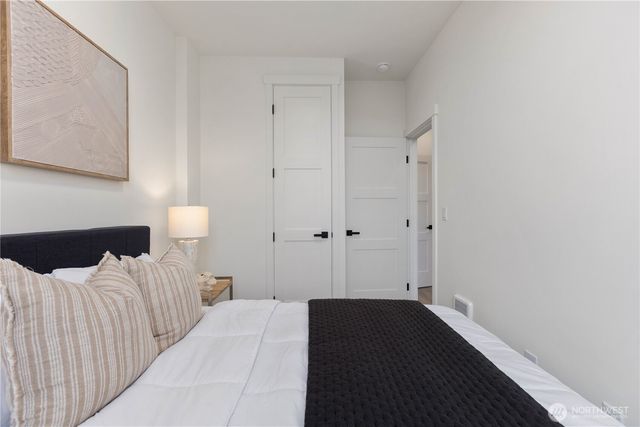 2328 B Franklin Avenue E, Seattle, WA 98102