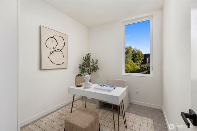 2328 B Franklin Avenue E, Seattle, WA 98102