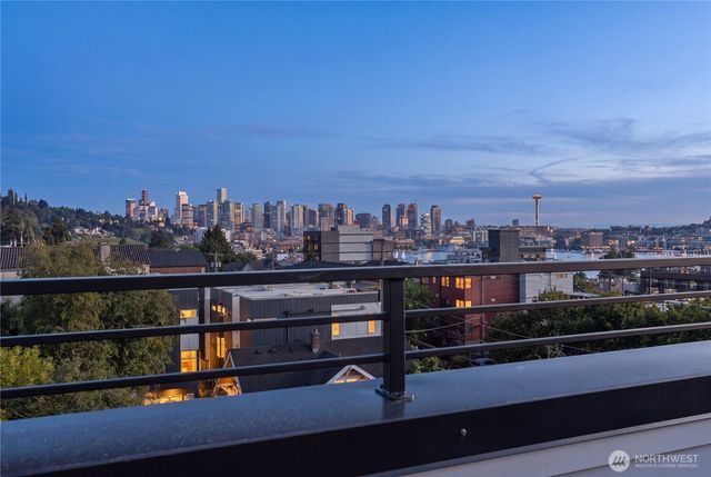 2328 B Franklin Avenue E, Seattle, WA 98102