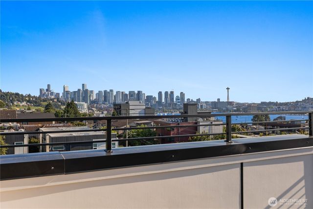 2328 B Franklin Avenue E, Seattle, WA 98102
