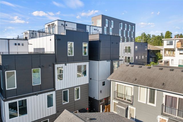 2328 B Franklin Avenue E, Seattle, WA 98102