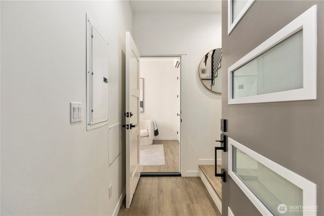 2328 B Franklin Avenue E, Seattle, WA 98102