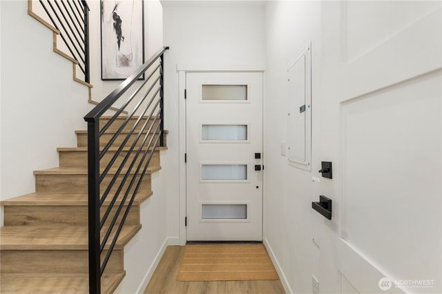 2328 B Franklin Avenue E, Seattle, WA 98102