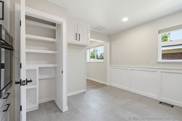 2187 S 76th East Avenue, Tulsa, OK 74129