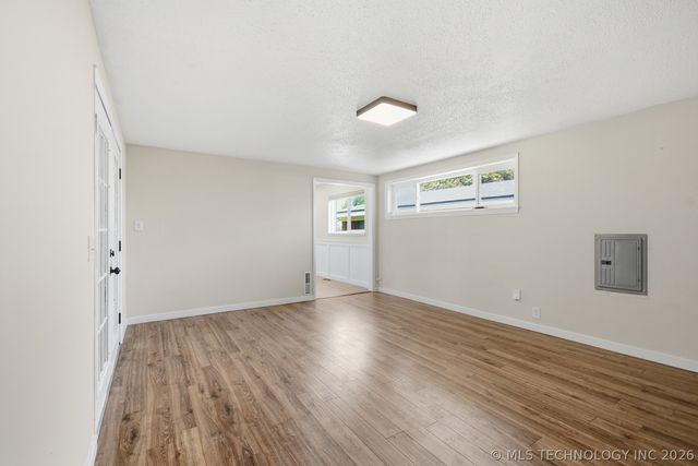 2187 S 76th East Avenue, Tulsa, OK 74129