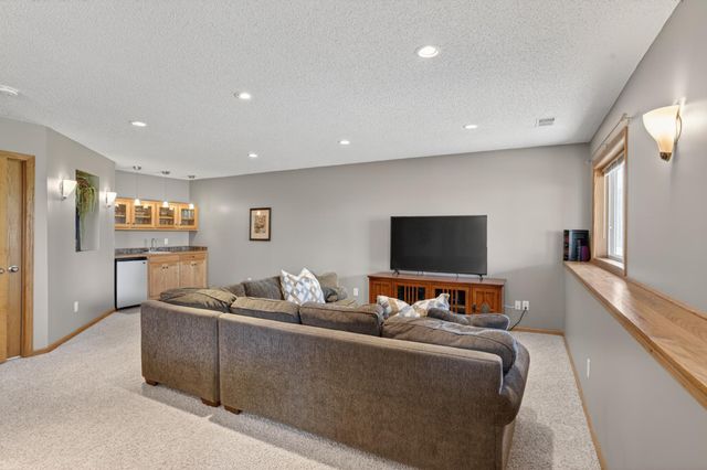 13822 Evergreen Street NW, Andover, MN 55304