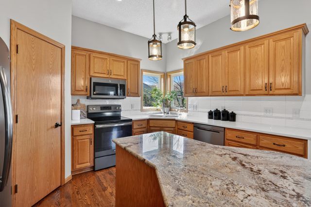 13822 Evergreen Street NW, Andover, MN 55304