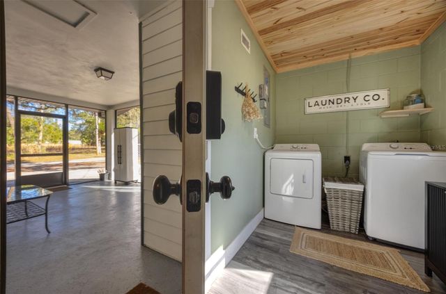 1108 E WINNEMISSETT AVENUE, Deland, FL 32724