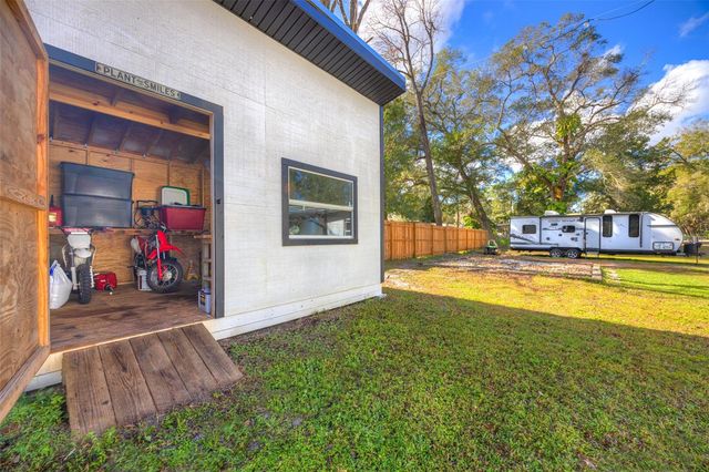 1108 E WINNEMISSETT AVENUE, Deland, FL 32724