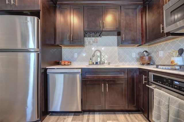 1108 E WINNEMISSETT AVENUE, Deland, FL 32724