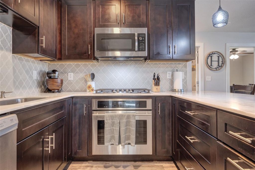 Image 11 of property listing at 1108 E WINNEMISSETT AVENUE, Deland, FL 32724