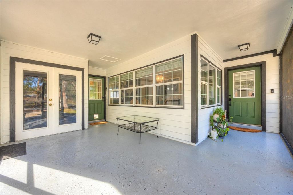 Image 3 of property listing at 1108 E WINNEMISSETT AVENUE, Deland, FL 32724