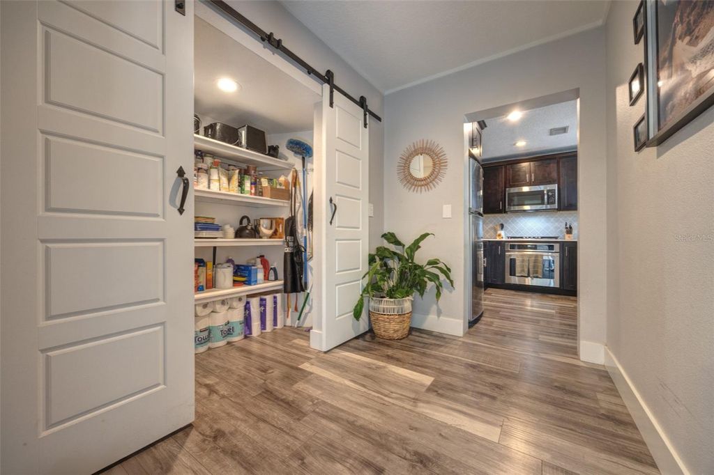 Image 21 of property listing at 1108 E WINNEMISSETT AVENUE, Deland, FL 32724