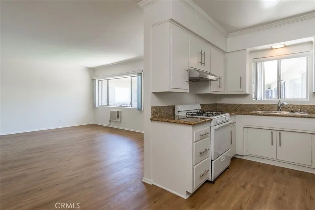4653 fulton 16, Sherman Oaks, CA 91423