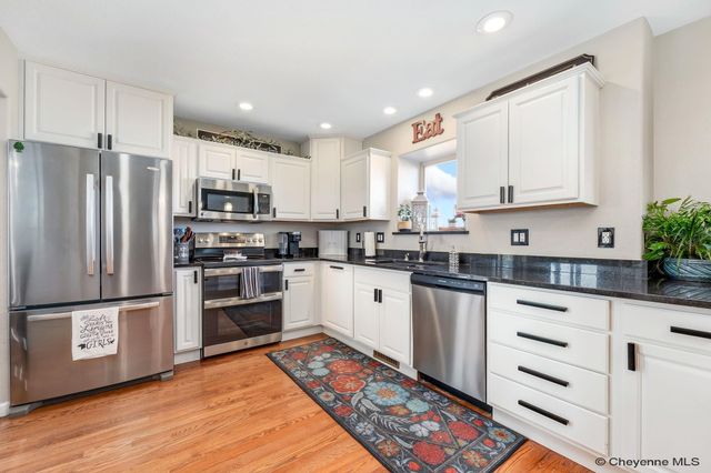 5808 CRESTRIDGE DR, Cheyenne, WY 82009