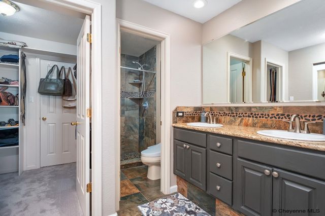 5808 CRESTRIDGE DR, Cheyenne, WY 82009