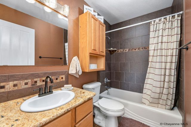 5808 CRESTRIDGE DR, Cheyenne, WY 82009