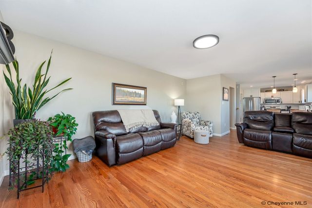 5808 CRESTRIDGE DR, Cheyenne, WY 82009