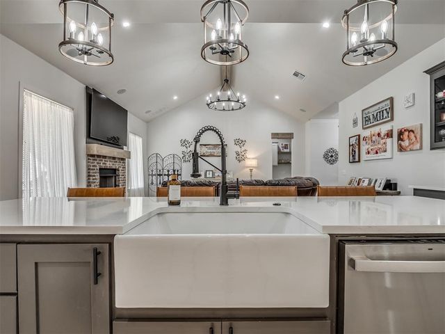 10101 Oakwood Drive, Edmond, OK 73025